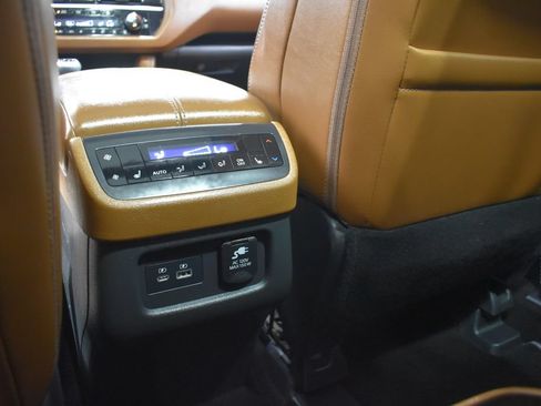 Used 2023 Nissan Pathfinder Platinum AWD/4WD image 35
