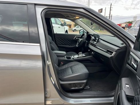 Used 2023 Mitsubishi Outlander SEL image 9