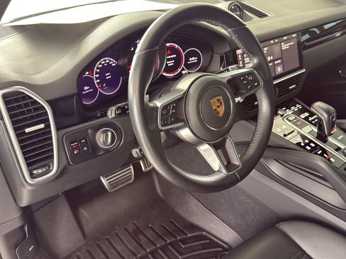Used 2021 Porsche Cayenne S AWD/4WD image 16
