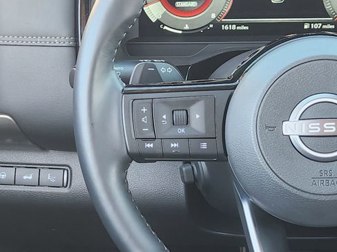 Used 2025 Nissan Pathfinder Platinum w/ Cargo Package image 32