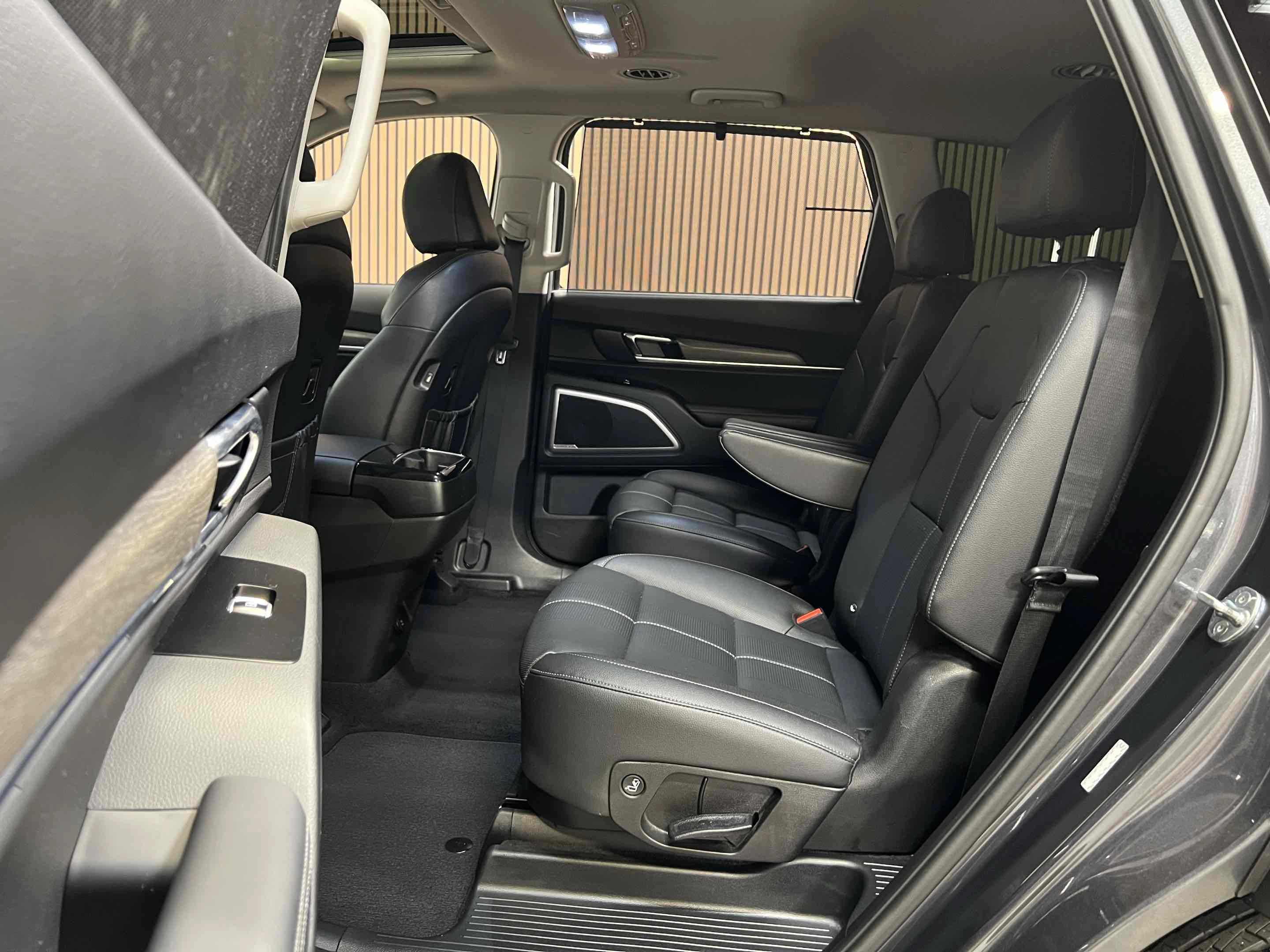 Used 2022 Kia Telluride EX w/ EX Premium Package FWD image 35