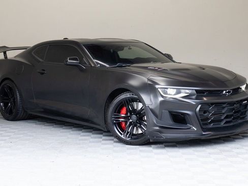 Used 2021 Chevrolet Camaro ZL1 RWD image 2