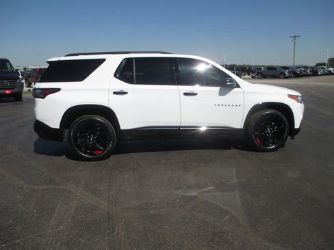 Used 2020 Chevrolet Traverse Premier w/ Redline Edition FWD image 5