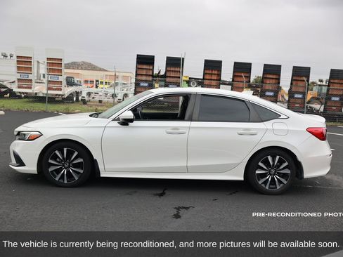 Used 2022 Honda Civic EX image 2