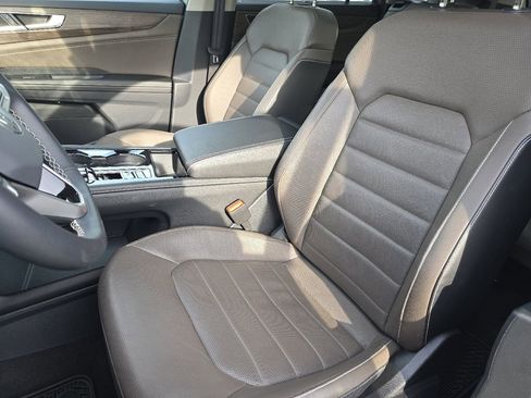 Used 2024 Volkswagen Atlas SEL image 24