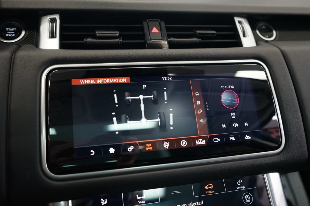 Used 2019 Land Rover Range Rover Sport HSE AWD/4WD image 39