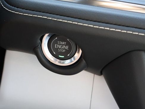 New 2025 Chevrolet Suburban Premier image 34