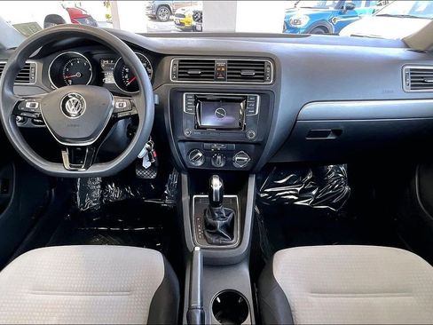Used 2017 Volkswagen Jetta S FWD image 7