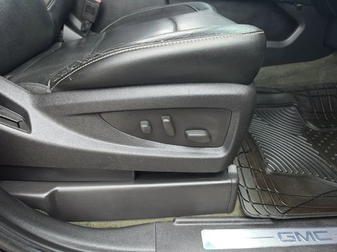 Used 2015 GMC Yukon SLT w/ HD Trailering Package image 26