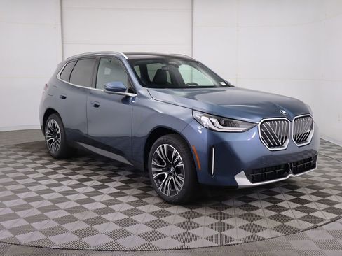 Certified 2025 BMW X3 xDrive30i w/ Convenience Package image 4