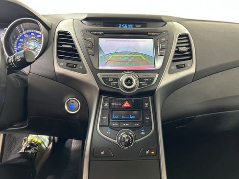 Used 2014 Hyundai Elantra Limited w/ Option Group 03 FWD image 22