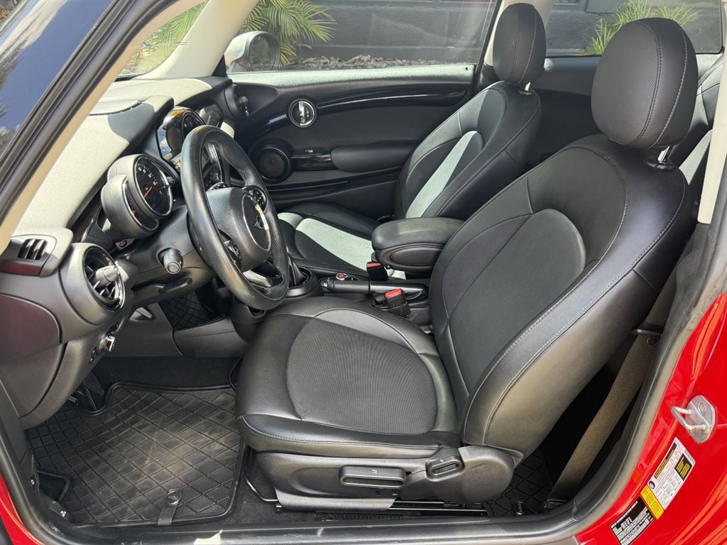 Used 2019 MINI Cooper 2-Door Hardtop FWD image 9