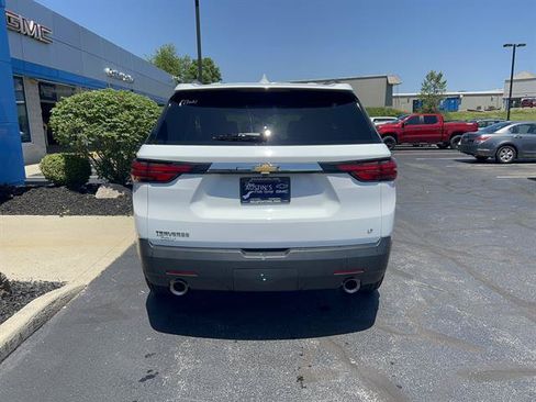 Used 2023 Chevrolet Traverse LT FWD image 6