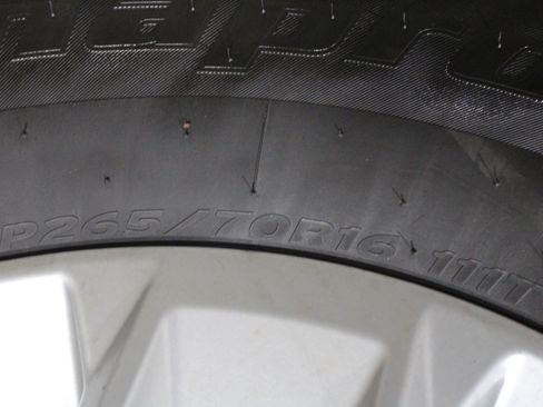 Used 2024 Nissan Frontier SV w/ Technology Package RWD image 39