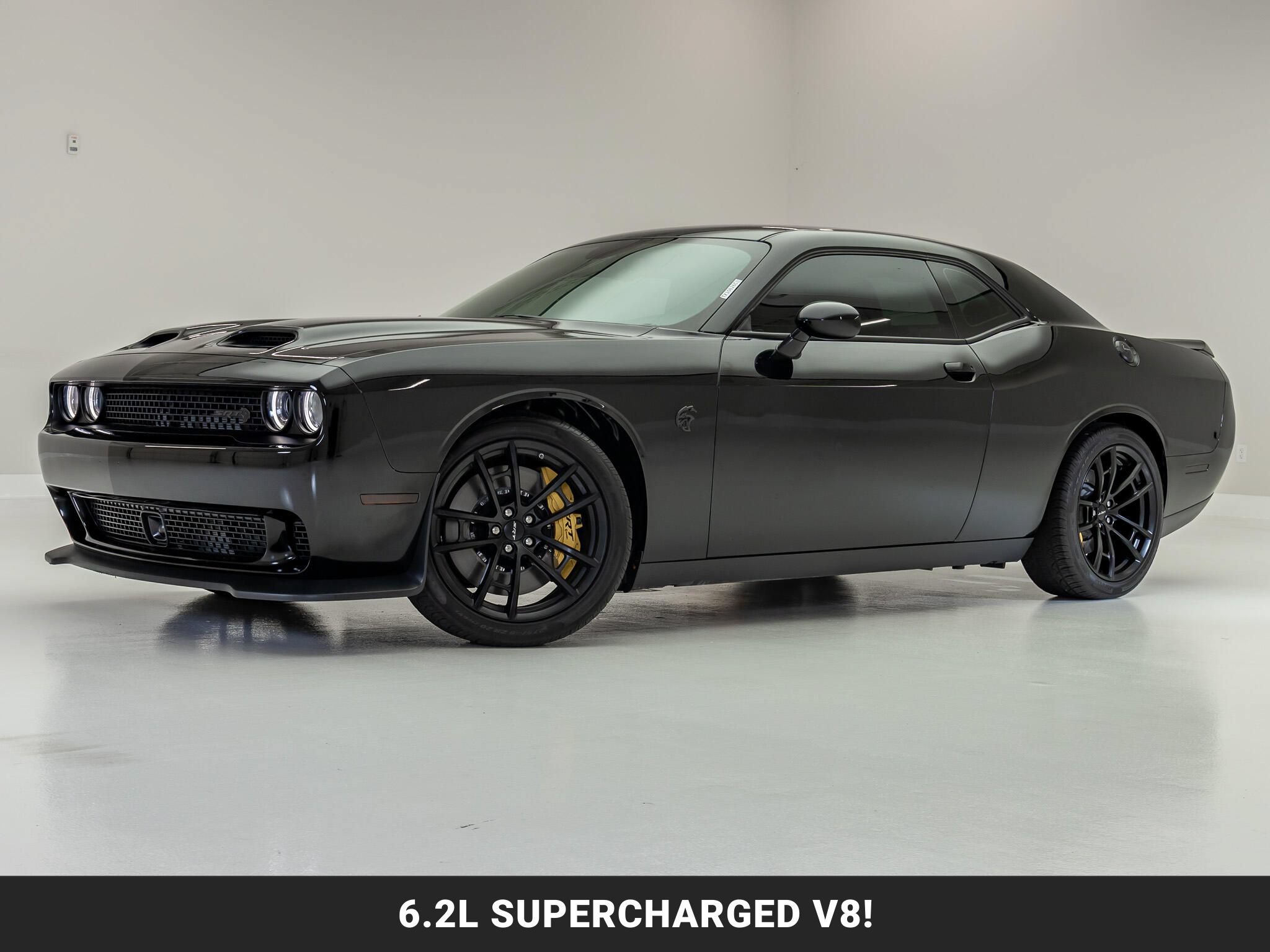 Used 2023 Dodge Challenger SRT Hellcat w/ Driver Convenience Group RWD image 4
