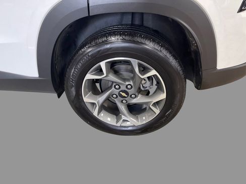 Certified 2024 Chevrolet Trax LT w/ Sunroof Package image 13