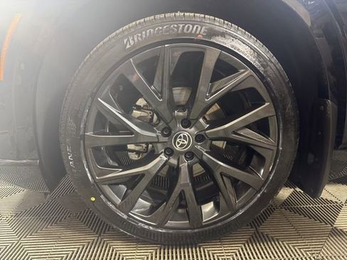 Used 2025 Toyota Crown Signia w/ Advanced Technology Package image 10