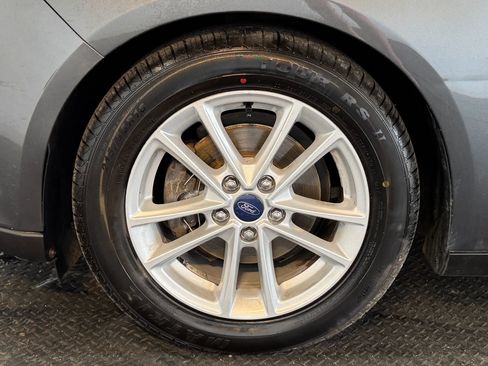 Used 2017 Ford Focus SE FWD image 8
