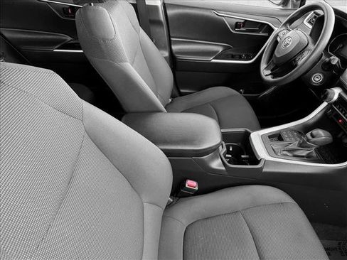 Used 2024 Toyota RAV4 LE image 17