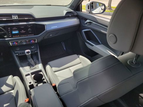 Certified 2025 Audi Q3 2.0T Premium w/ Convenience Package image 24