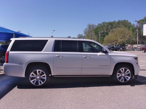 Used 2017 Chevrolet Suburban Premier image 8