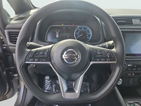 Used 2022 Nissan Leaf S image 25