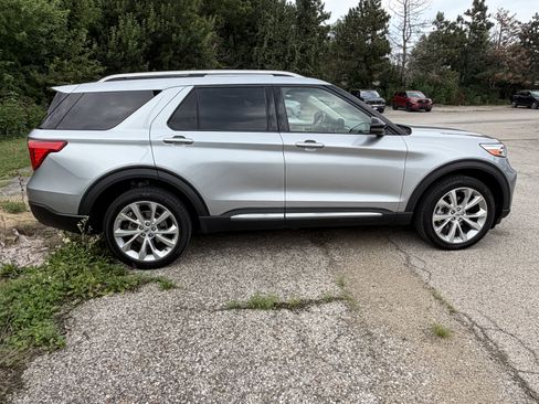 Used 2022 Ford Explorer Platinum w/ Equipment Group 601A AWD/4WD image 14