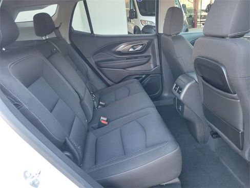Used 2024 GMC Terrain SLE w/ Driver Convenience Package image 14