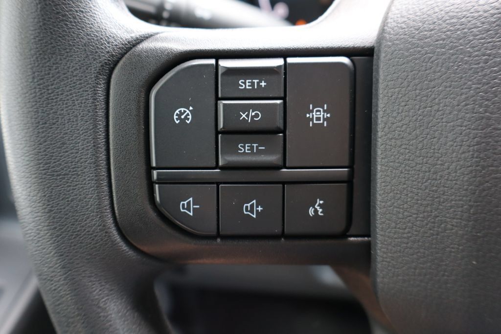 Used 2023 Ford F350 XL w/ 360-Degree Camera Package AWD/4WD image 24