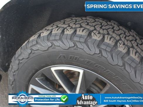 Used 2022 Chevrolet Suburban Z71 w/ Luxury Package image 13