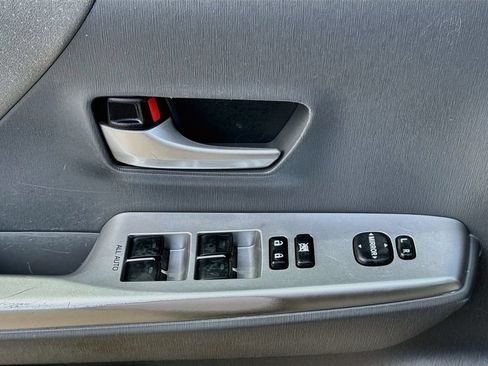 Used 2014 Toyota Prius V Three FWD image 20