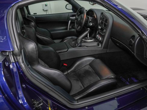 Used 2008 Dodge Viper SRT-10 image 2