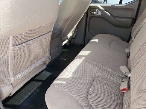 Used 2016 Nissan Frontier SV w/ SV Value Truck Package RWD image 25