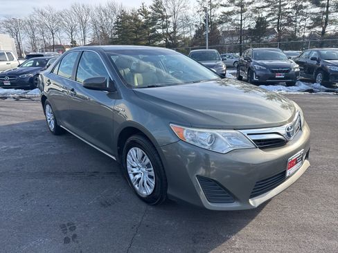 Used 2012 Toyota Camry LE image 3