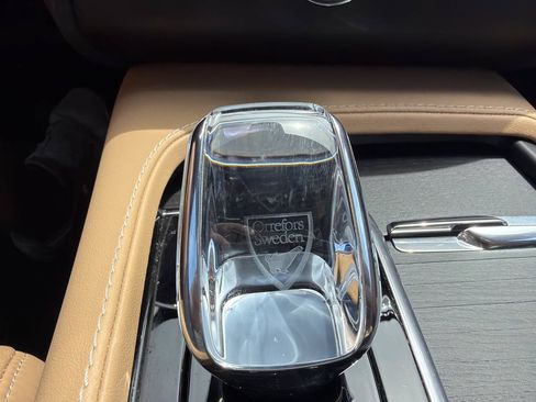 Used 2024 Volvo XC90 B6 Ultimate AWD/4WD image 29