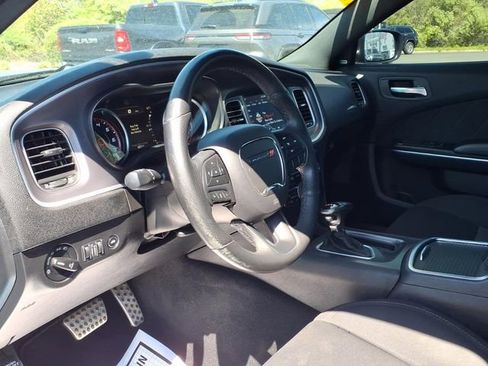 Certified 2019 Dodge Charger Scat Pack w/ Dynamics Package RWD image 17