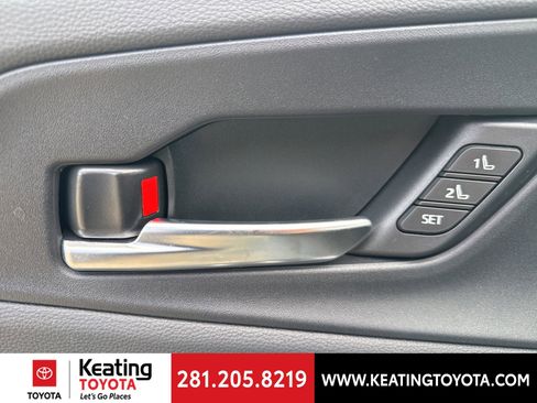 Used 2024 Toyota Prius Prime Premium w/ Advanced Technology Package FWD image 11