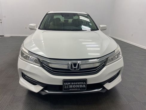 Used 2016 Honda Accord Touring image 4