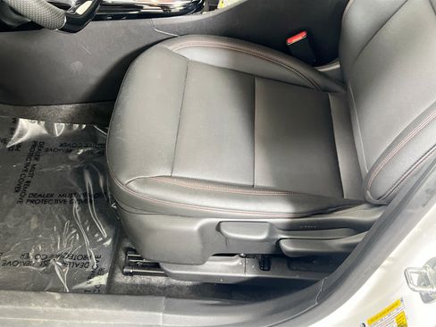 Used 2025 Chevrolet Trax RS w/ Driver Confidence Package image 18