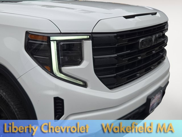 Used 2024 GMC Sierra 1500 Elevation AWD/4WD image 3