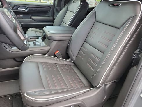 Used 2025 GMC Sierra 1500 AT4X image 12