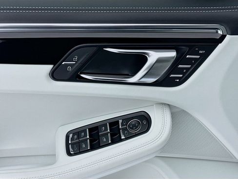 New 2026 Porsche Macan Turbo image 11