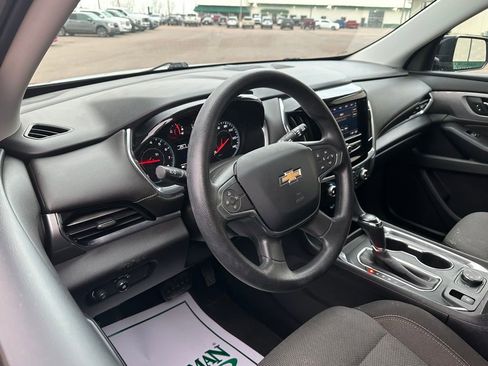 Used 2020 Chevrolet Traverse LS image 2