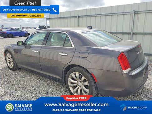 Used 2018 Chrysler 300 Limited RWD image 3