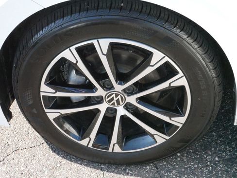 Certified 2024 Volkswagen Jetta Sport image 15
