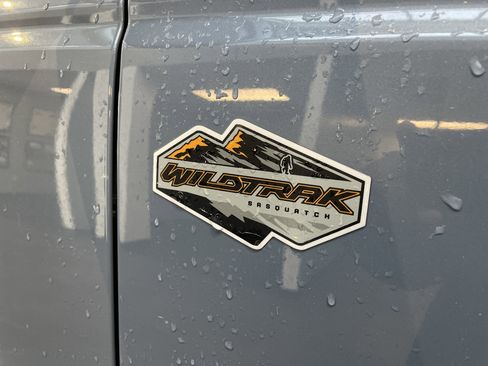 Used 2023 Ford Bronco Wildtrak image 42