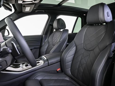 Used 2024 BMW X5 xDrive40i w/ M Sport Package image 6