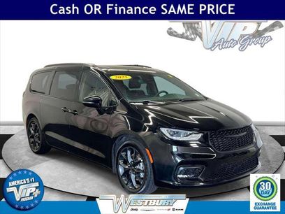 Certified 2025 Chrysler Pacifica Limited