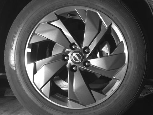 Used 2025 Nissan Rogue SV FWD image 13