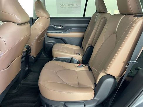 New 2026 Toyota Grand Highlander AWD image 5